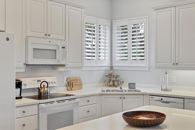 Building Photo - 5445 46th Ct W