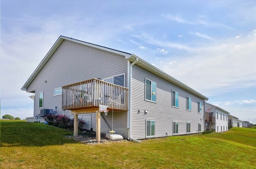 Building Photo - 2700 Yordi Dr