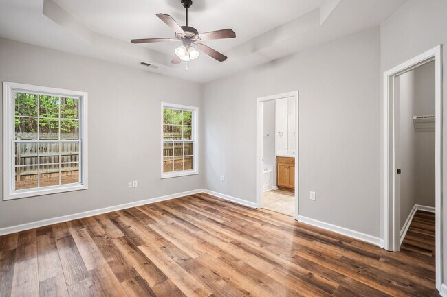 Building Photo - 82 Brookvalley Ct W