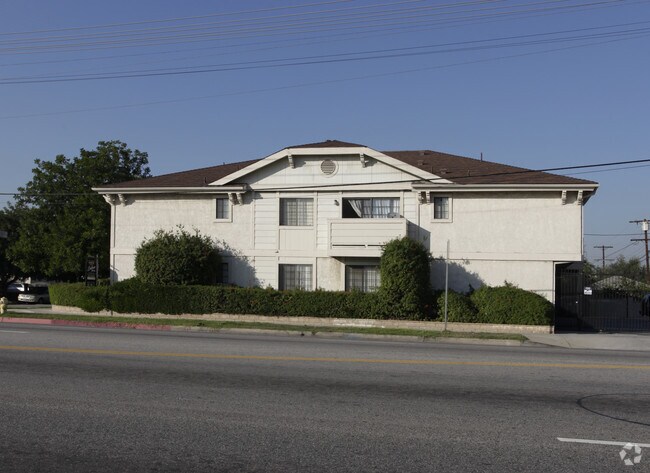Building Photo - 6400 Kraft Avenue
