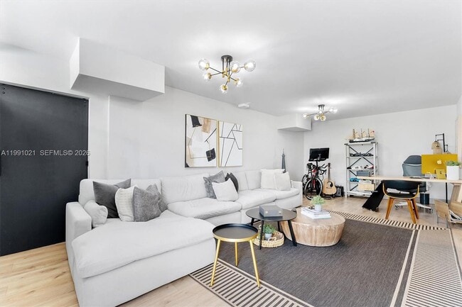 Building Photo - 2215 NE 19th St