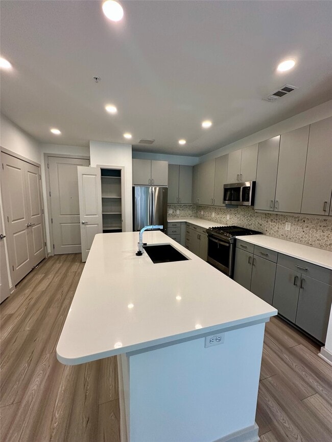 Building Photo - 3636 W Dallas St