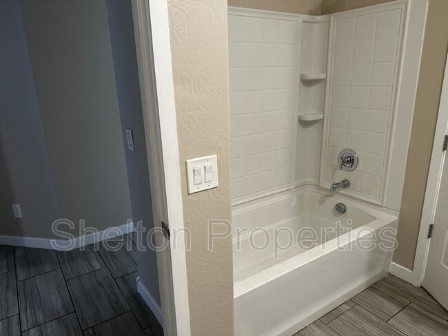 Building Photo - 16562 W Charlotte Dr