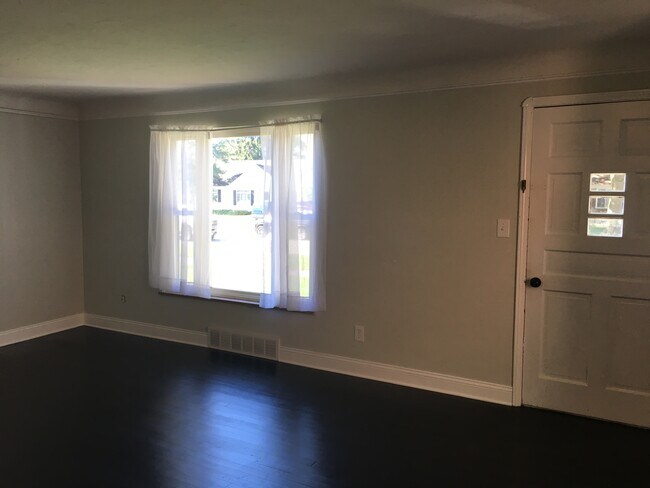 Building Photo - 4341 W 215th St