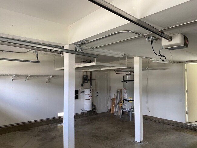 Building Photo - 491 S Danville Ave