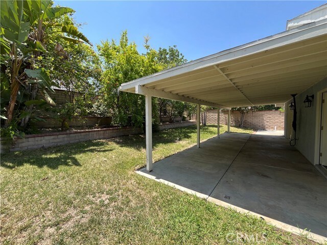 Building Photo - 611 Silver Bridle Rd