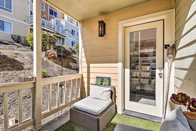 Building Photo - 800 Innes Ave