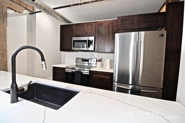 Building Photo - 1 Bedroom Artist Lofts