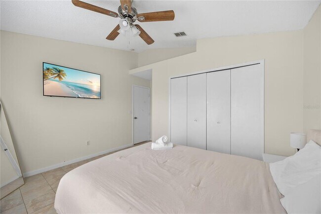 Building Photo - 2116 Cypress Bay Blvd