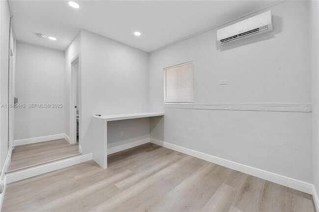 Building Photo - 2227 Cody St