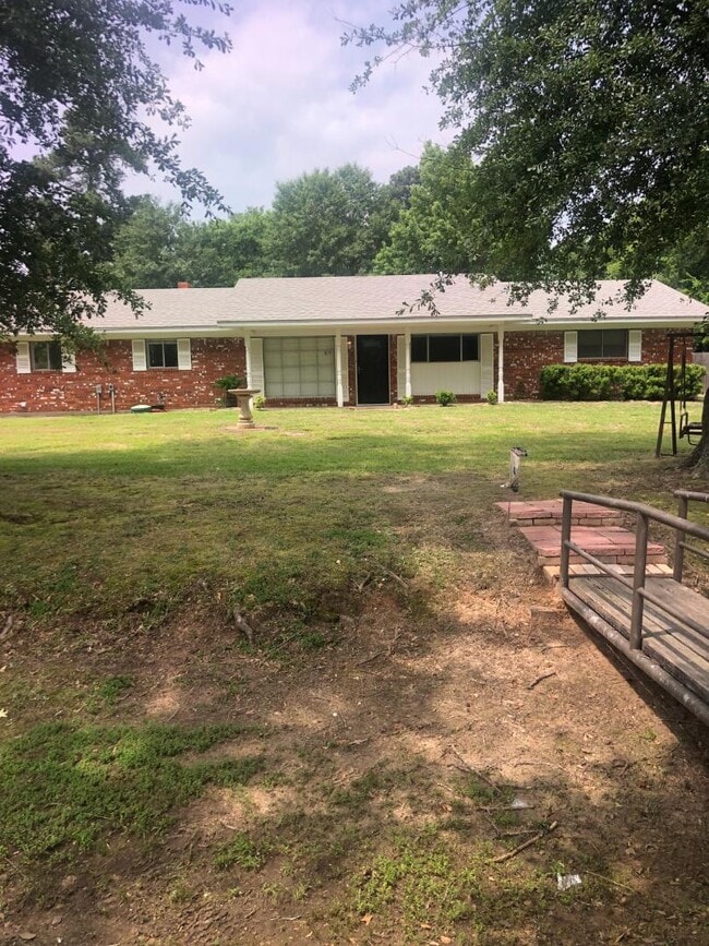 Building Photo - 297 Glendon St