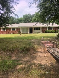 Building Photo - 297 Glendon St