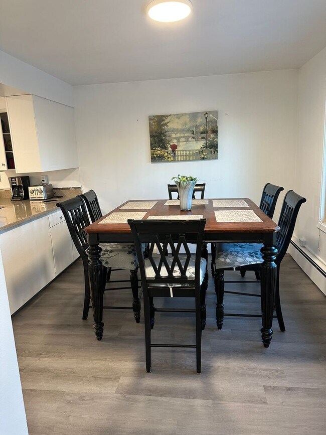 Building Photo - 521 N St