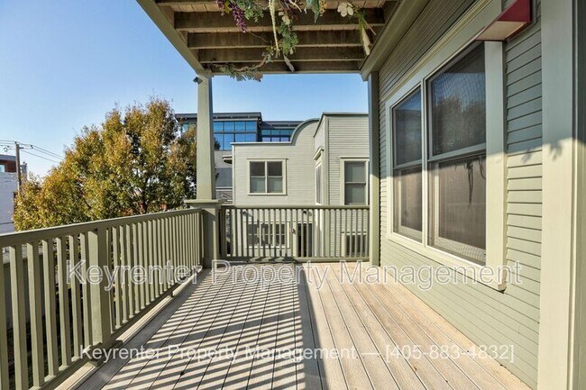 Building Photo - 812 NW 7th St