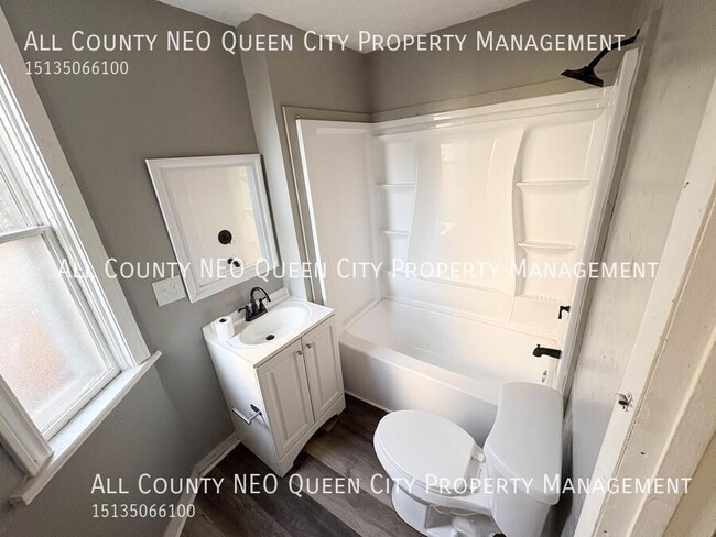 Building Photo - 212 Nassau St