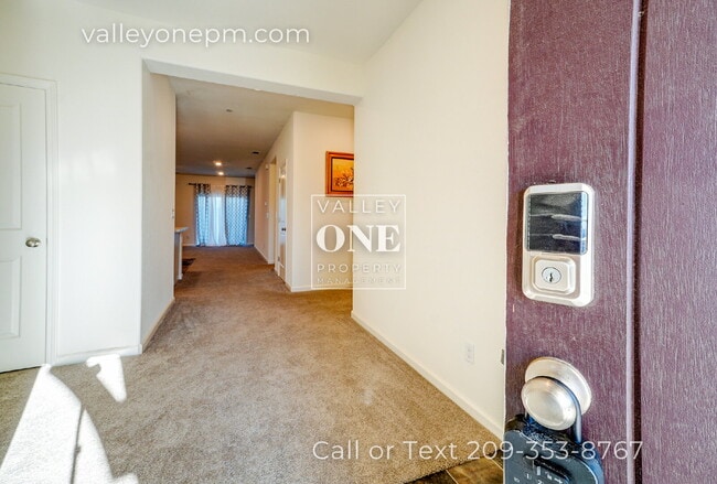 Building Photo - 644 Cheshire Dr