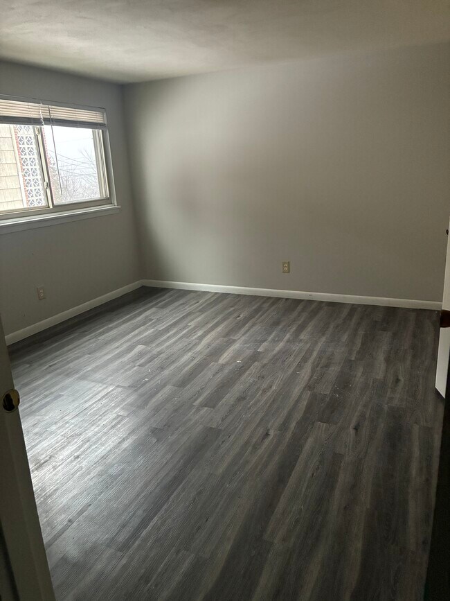 Building Photo - Cranberry Court