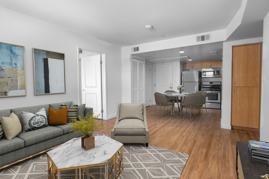 Main2 - 13429 Vanowen St