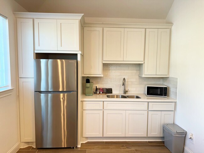 Building Photo - 28096 Woodland Bend Way