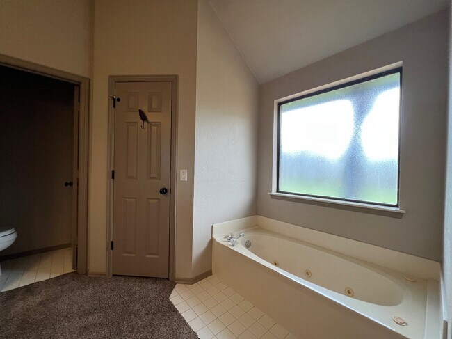 Building Photo - 1301 Copperfield Dr