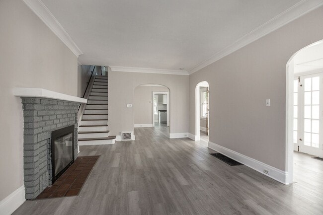 Building Photo - 3300 Dellwood Rd