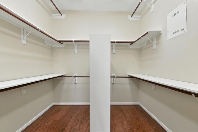Building Photo - 6538 Ivy Heath Ln