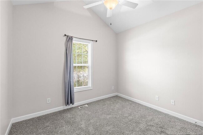 Building Photo - 720 Camwheel Dr