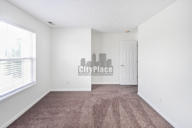 Building Photo - 1394 Fall Ridge Dr