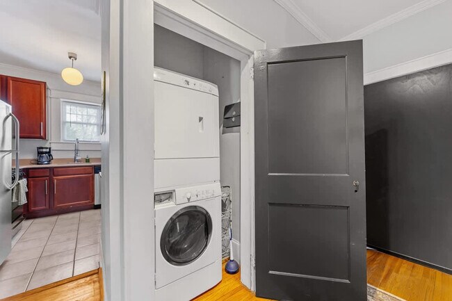 Building Photo - 800 Magnolia Ave