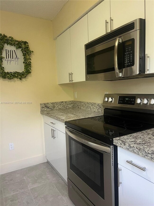 Building Photo - 805 N Franklin Ave