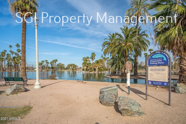 Building Photo - 1315 W Holly St