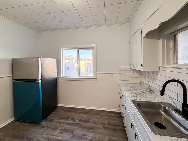 Building Photo - 90 Carlton Ave