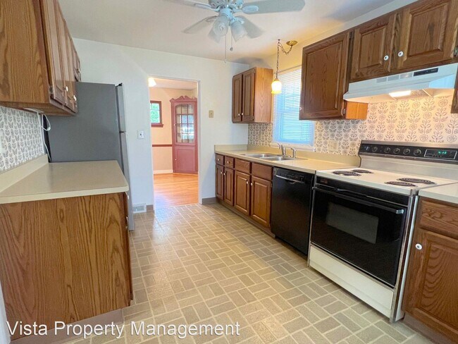 Building Photo - 4 br, 2 bath House - 54 Fisher Rd
