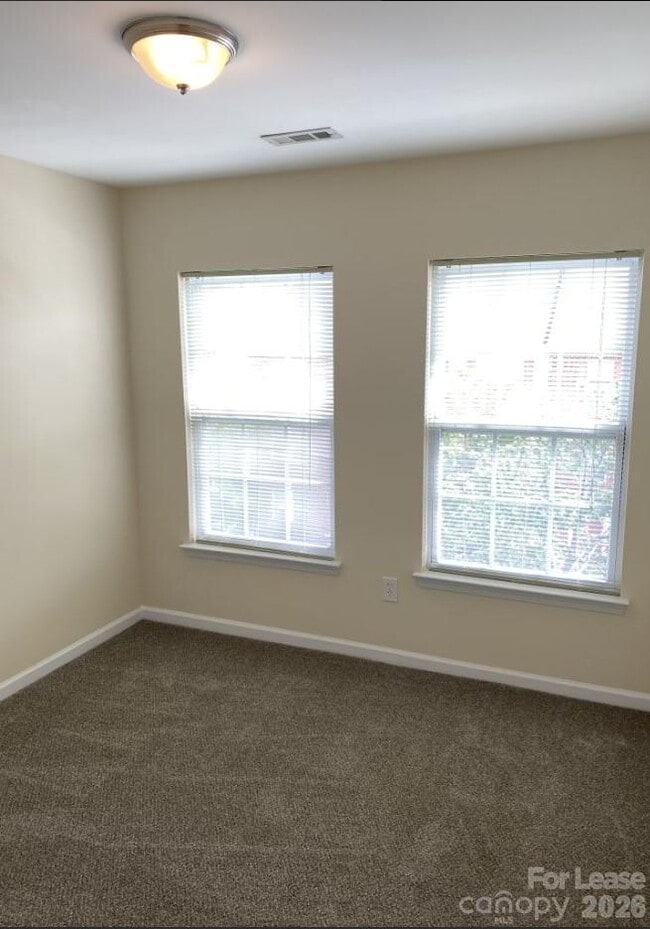 Building Photo - 10020 Kings Parade Blvd