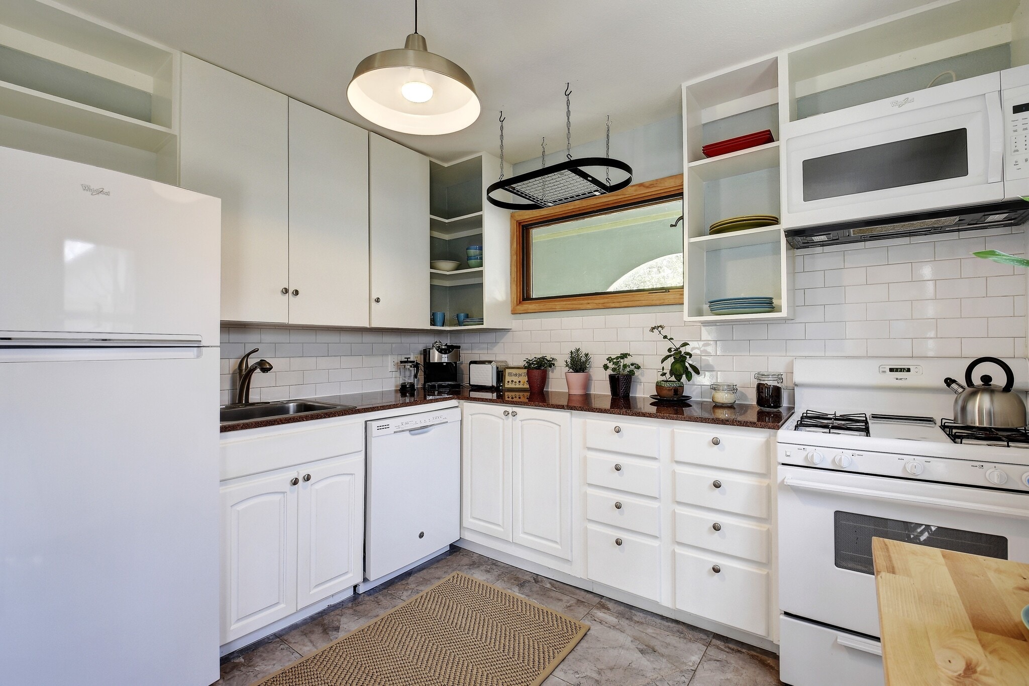 Building Photo - 3203 Loyola Ln