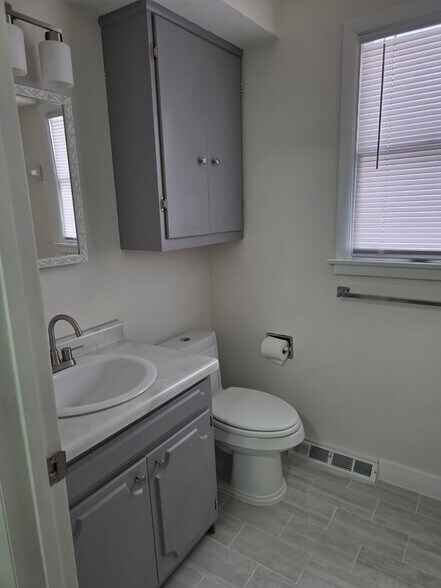 Building Photo - 4054 Stonehenge Dr