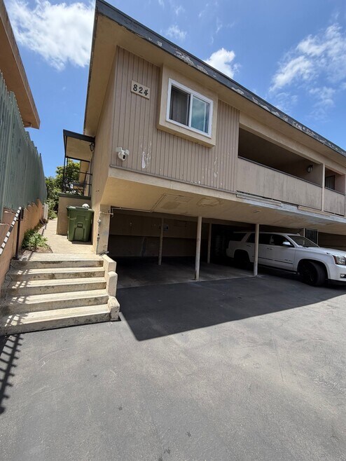 Building Photo - 824 Glenway Dr