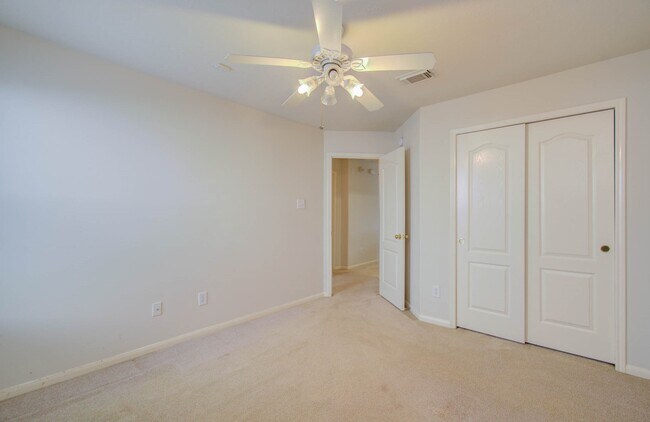 Building Photo - 1519 Mustang Crossing