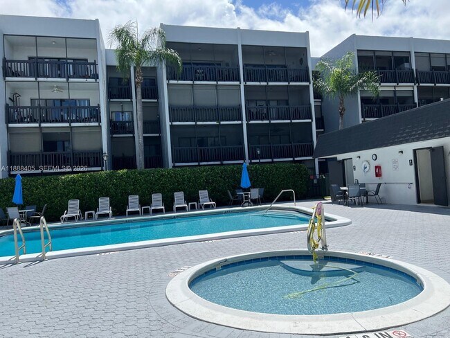 Building Photo - 1021 Mockingbird Ln