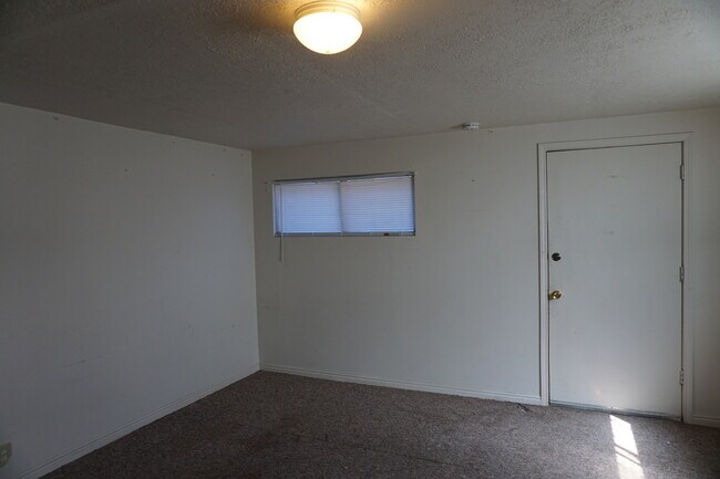 Building Photo - 3543 Valley Heights Dr