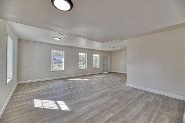 Building Photo - 3744 Conrad Dr