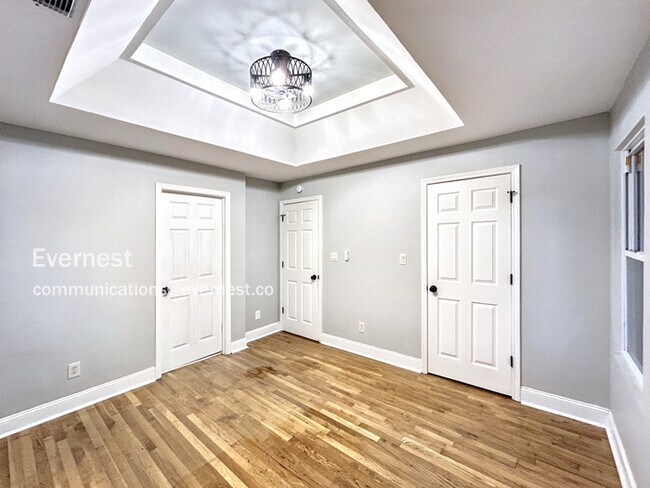 Building Photo - 1180 Garibaldi St SW