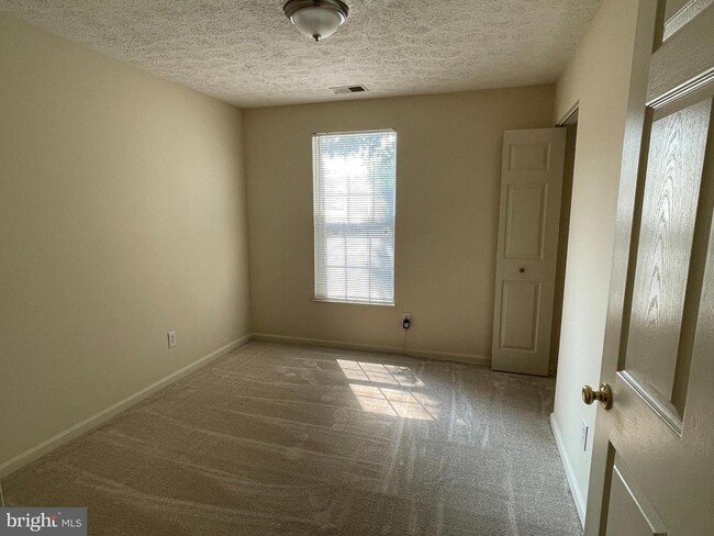 Building Photo - 2452 Apple Blossom Ln