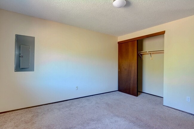 Building Photo - 634 N El Mirador St