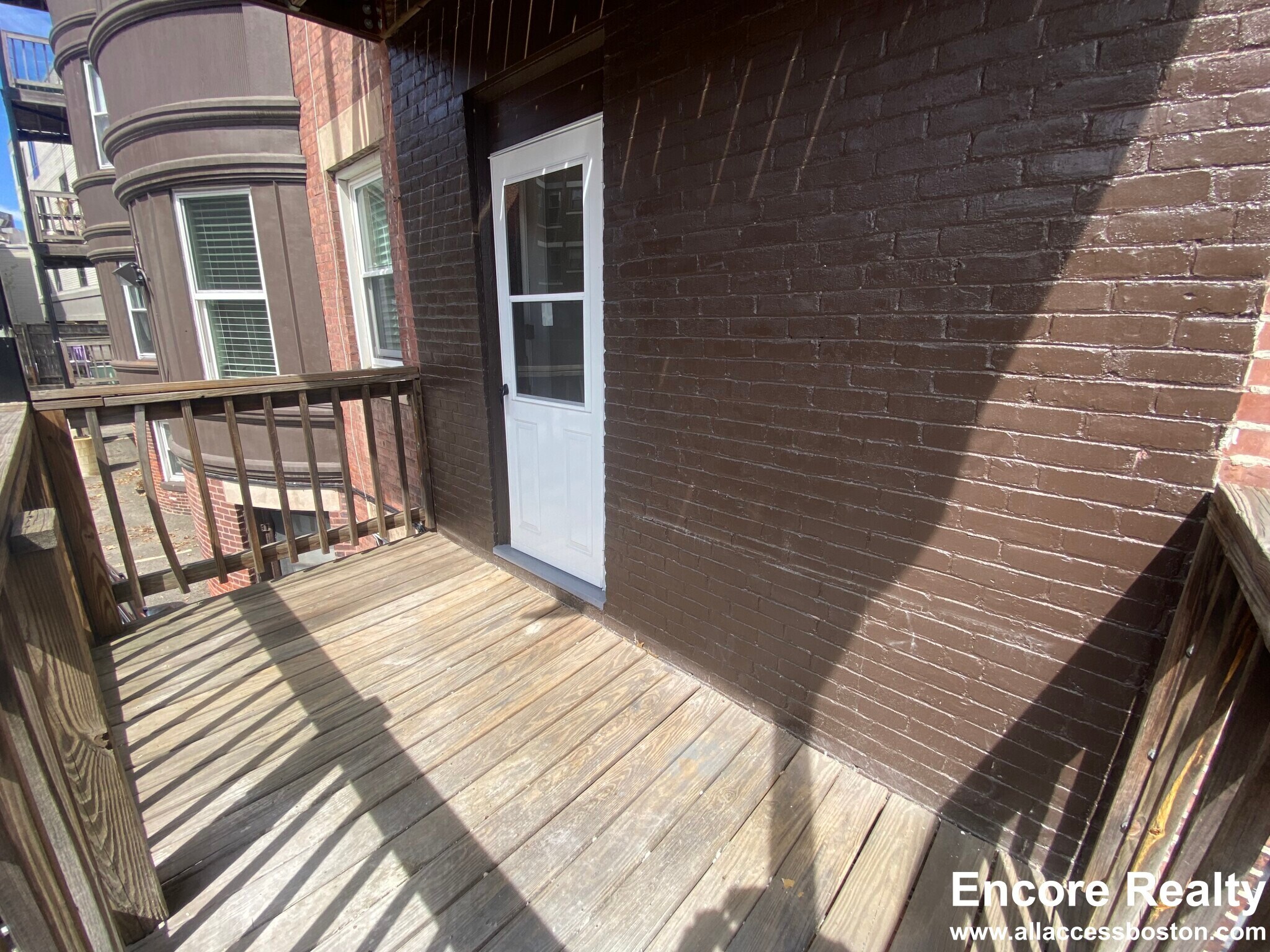 Building Photo - 1595 Beacon St