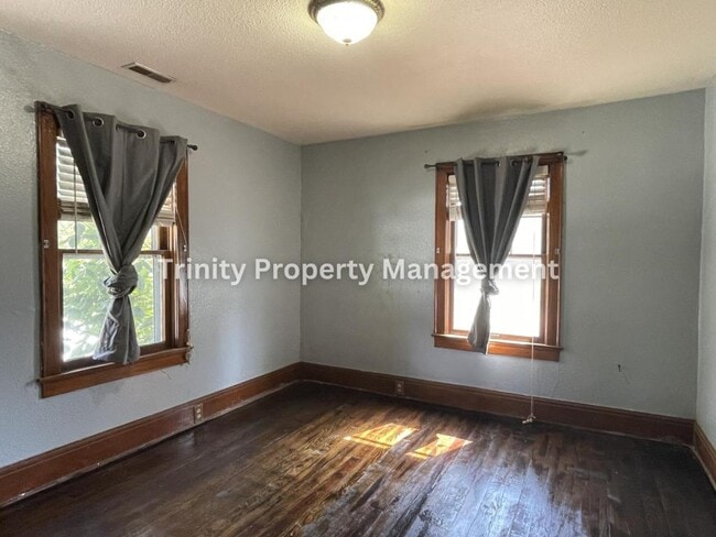 Building Photo - 228 Wildwood St