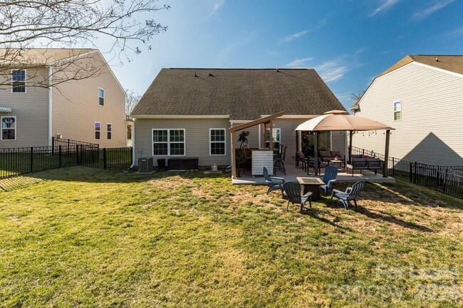 Building Photo - 5826 Castlecove Rd