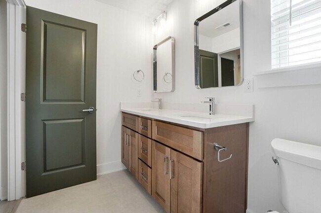 Building Photo - Bright & Modern New Construction Townhome