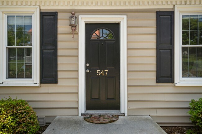 Building Photo - 545 Montgomery St