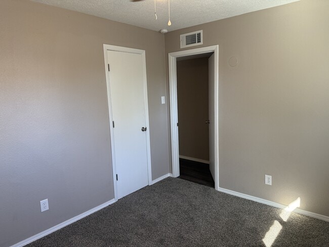 Building Photo - 4221 Penelope Pl NE